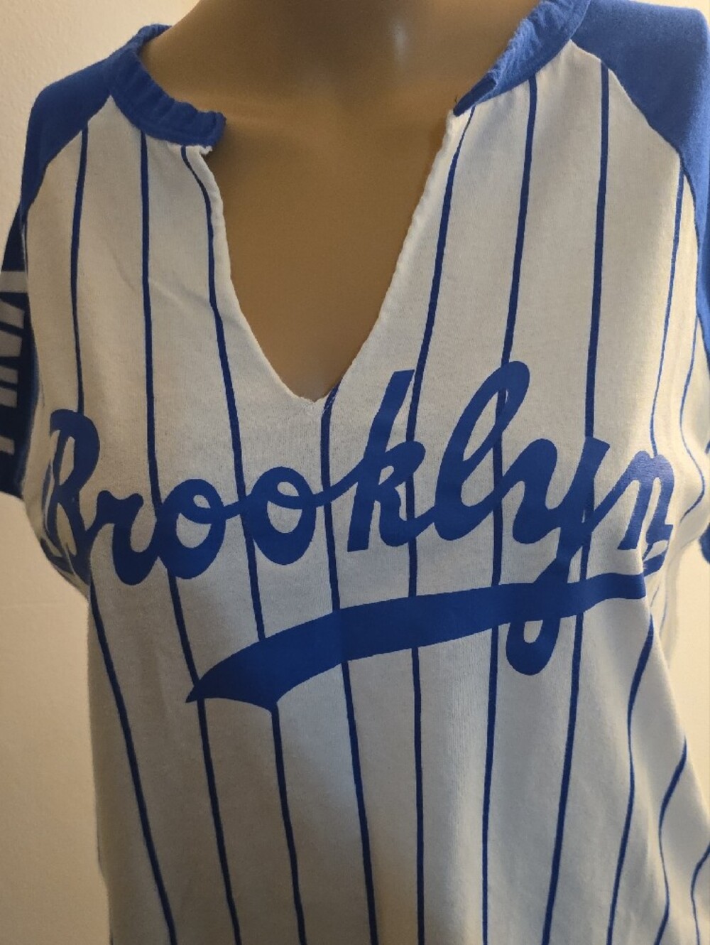PINK Victoria's Secret White and Blue 'Brooklyn' Crop Top - Picture 2 of 6